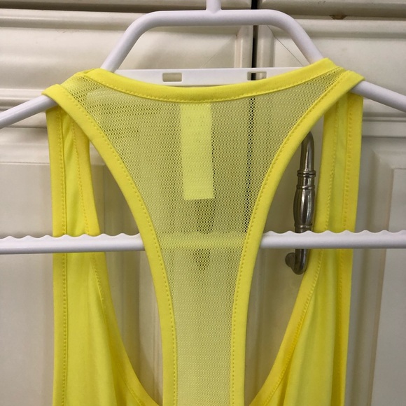 NWT Under Armour women’s lightweight tank top - Picture 5 of 11